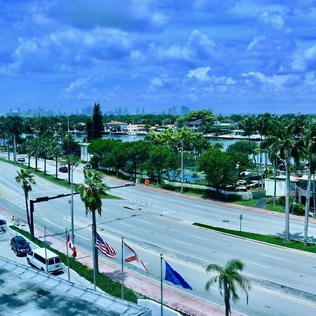 Collins Apartments By Design Suites Miami Beach Esterno foto