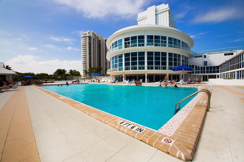 Collins Apartments By Design Suites Miami Beach Esterno foto