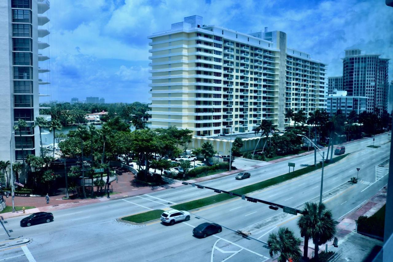 Collins Apartments By Design Suites Miami Beach Esterno foto